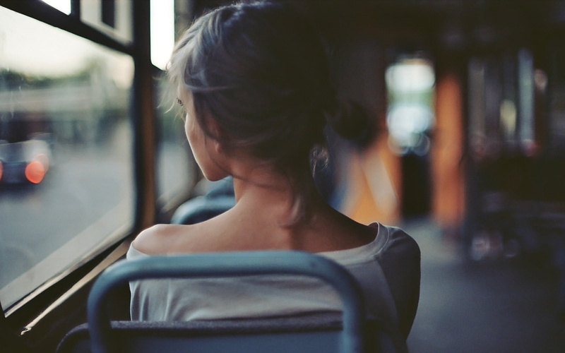 720P, hairstyle, adult, s, lifestyles, white, city, outdoors, top, sitting, hair, day, depth of field, scoop, focus on foreground, buses, women, real people