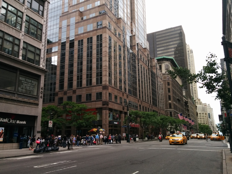 metropolitan, road, modern, tall - high, building, concrete, office building exterior, land vehicle, 5th ave, tourism, outdoors, manhattan, fifth avenue
