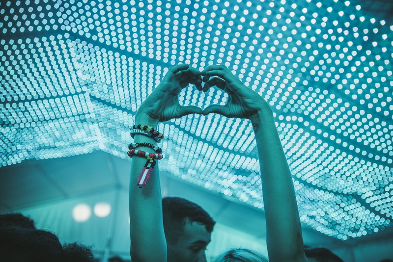 young adult, one person, 1080P, adult, nature, human limb, enjoyment, emotion, limb, body part, Heart, Future, outdoors, Event, night, day, ceiling, architecture