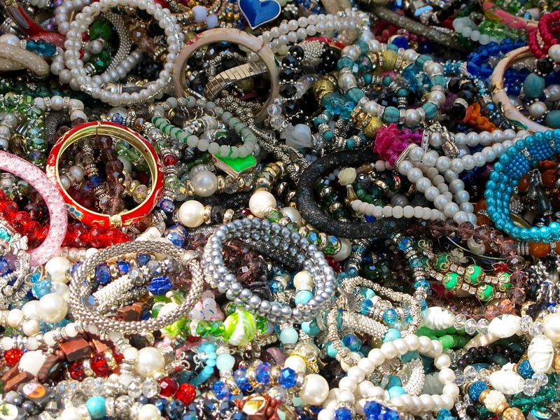 beads, no people, personal accessory, cheap, high angle view, gems, decor, variation, accessories, pattern, gifts, trinkets, full frame, day, jewellery