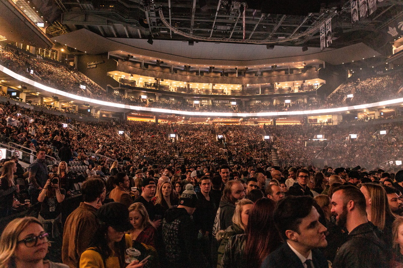 event, audience, many, young women, leisure activity, performance, spectator, 5K, enjoyment, women, crowded, stadium, stage, arts culture and entertainment