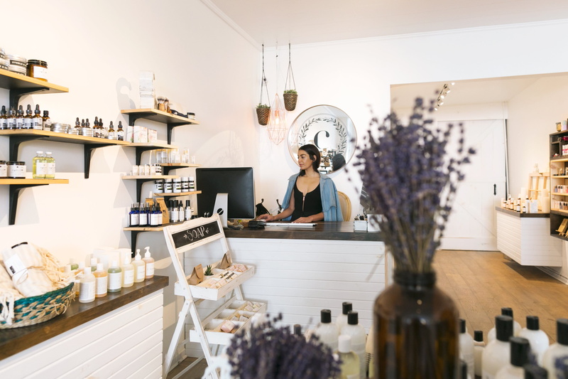 young adult, owner, Sale, Retail, Shopping, 4K, shop, photo, real people, store, Entrepreneur, preparation, small business, desk, Women, one person, hairstyle