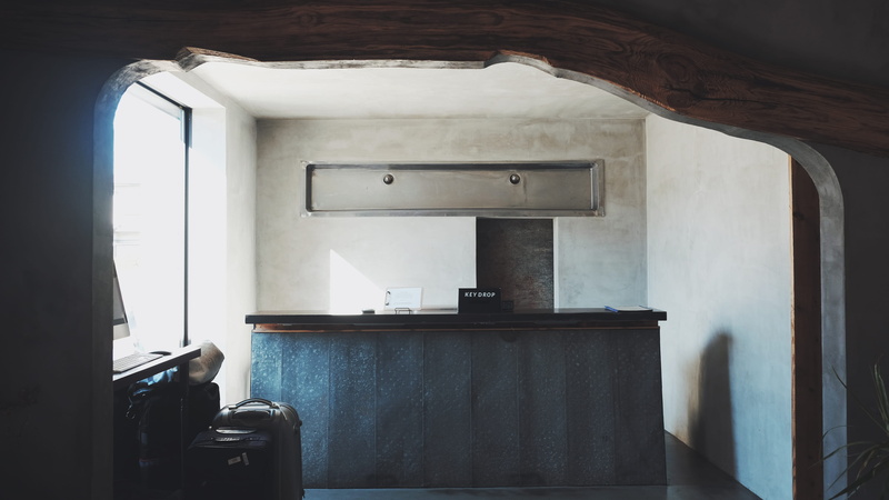 japan, chair, door, booked, check-in, backpacker, no people, seat, hotel, built structure, trip, 4K, reception, desk, home interior, wall, ceiling, indoors