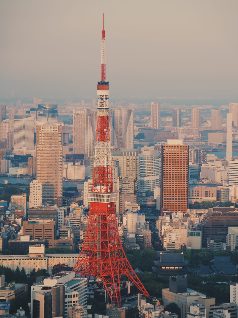 tokyo tower, built structure, tall - high, building exterior, no people, landmark, tower, japan, travel destinations, spire, modern, minato-ku, building