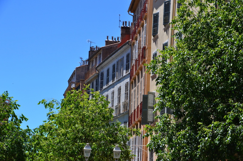 residential district, city, blue, sky, plant, tree, built structure, clear sky, green color, france, sunlight, toulon, nature, building, no people, cidade