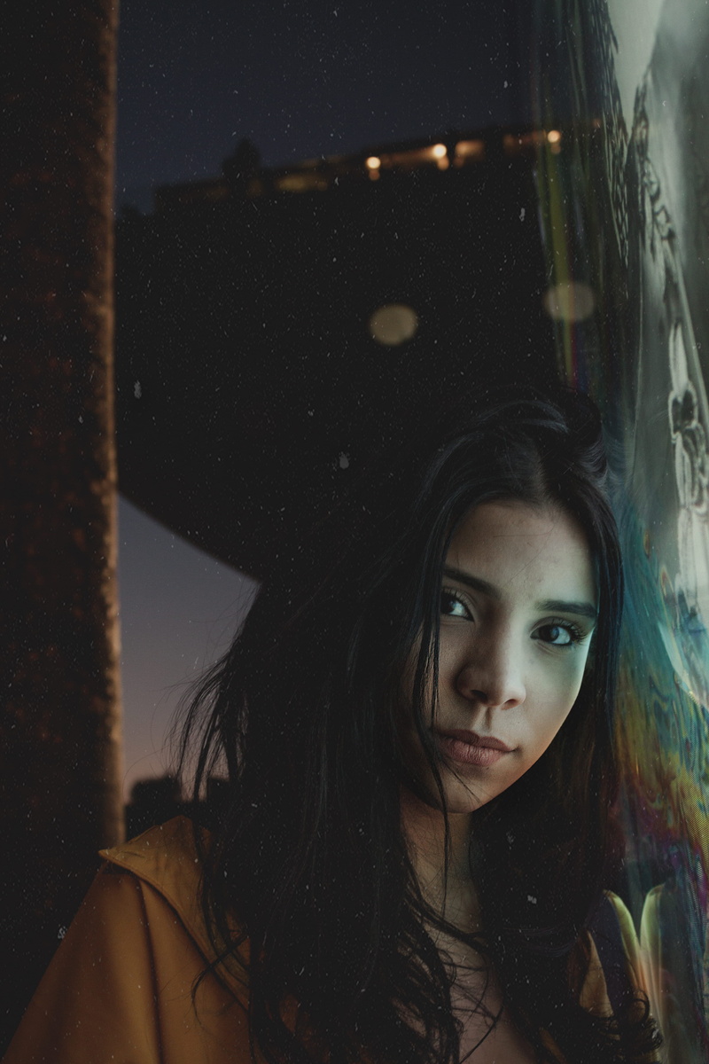 selfie, lifestyles, beautiful woman, young, headshot, tree, tumblr, hair, looking at camera, 4K, reflection, retrato, face, hairstyle, cidade, woman, real people