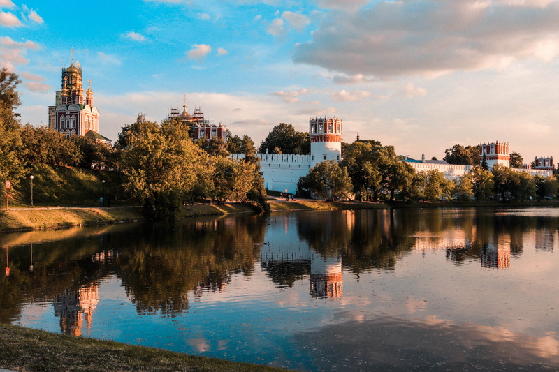 moscow, evening, tree, russia, reflection, water, nature, horizon, city, building, cloud - sky, travel destinations, street, built structure, tower, waterfront