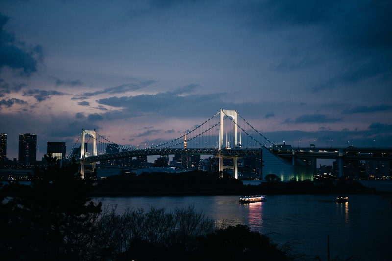 odaiba, bridge, suspension bridge, tokyo, river, bridge - man made structure, transportation, waterfront, engineering, sky, travel destinations, cloud - sky