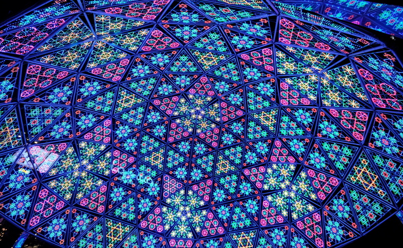 glass, full frame, lights, pattern, Japan, nikon, architecture and art, tokyoprefecture, laqua, directly below, low angle view, indoors, design, Light