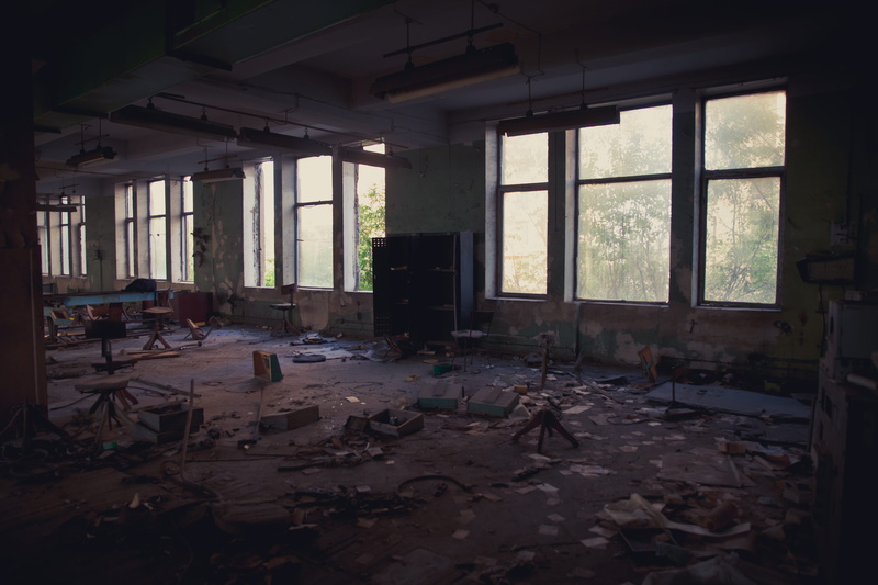 dust, no people, indoors, distruction, deterioration, obsolete, broken, decay, bad condition, abandoned, breaking, demolished, deserted, yerevan, architecture