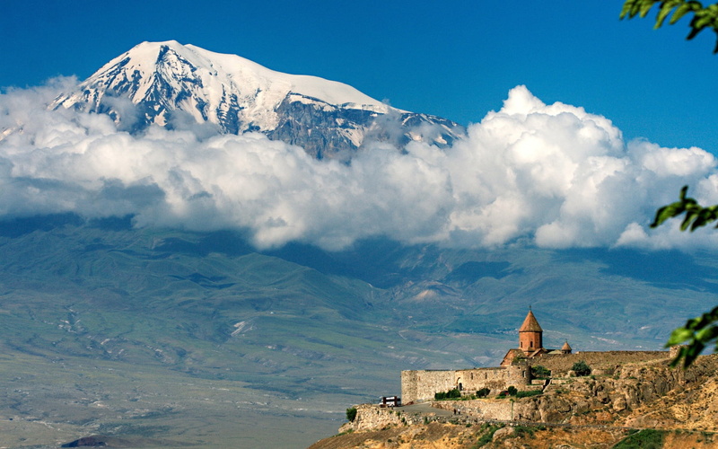 history, mountain, travel, sky, castle, covered, cloud - sky, building exterior, town, spain, built structure, ancient, the past, architecture, height