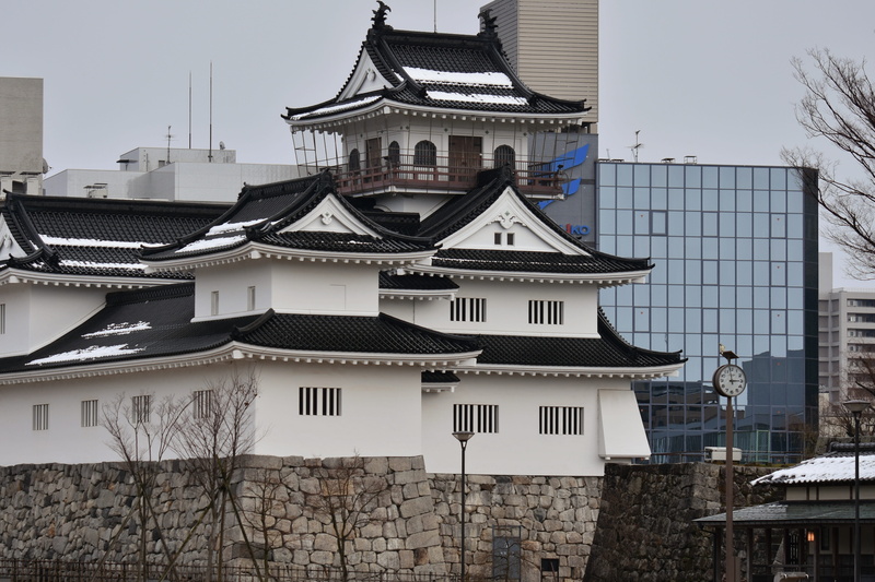 city, architectural feature, toshiie maeda, religion, history, sky, the middle ages, toyama castle, bare tree, architecture, the warring states period