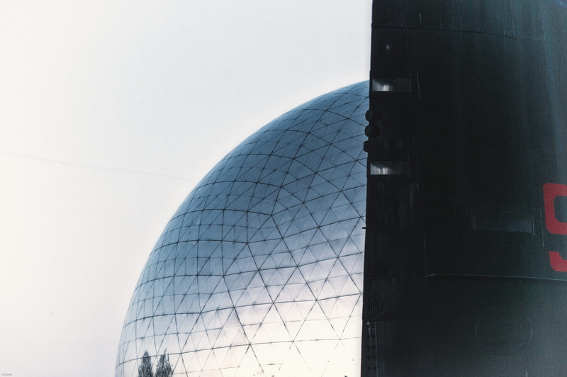 pattern, city, outdoors, nikon d4s, art moderne, building, reflection, skyscraper, day, submarine, travel, 85mm, modern, building exterior, paris, parc de la villette