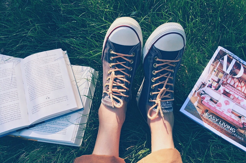 plant, lifestyles, shoes, one Person, field, body part, shoe, low section, fashion, day, summer, women, green Color, nature, top, real people, grass, feet