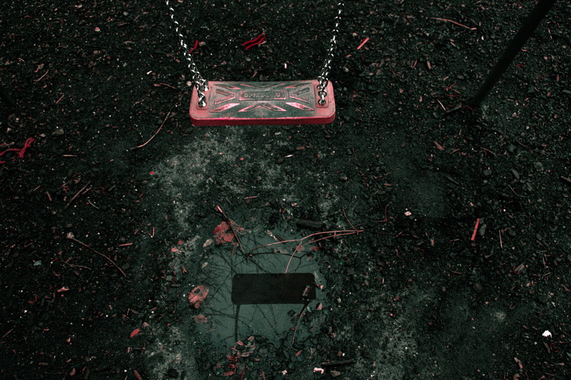 5K, canon, outdoors, transportation, reflection, toy, plant, single object, berlin, communication, red, leaves, high angle view, absence, confetti