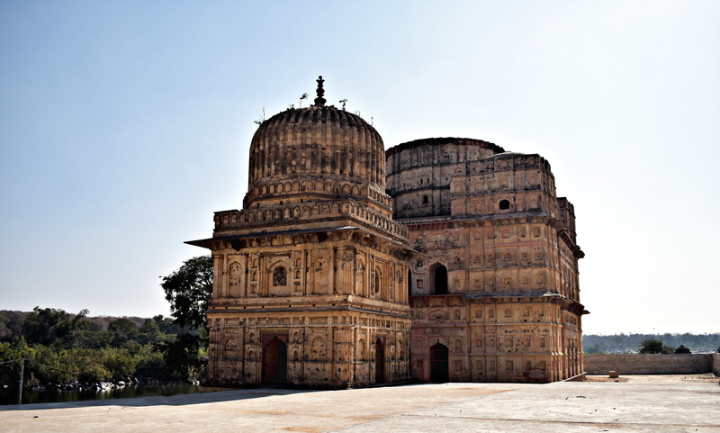 building exterior, ancient civilization, built structure, outdoors, travel destinations, the past, day, sky, nature, no people, orchha, 5K, old, cenotaph