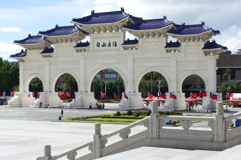 concrete, famous Place, arch, china, outdoors, Taipei, asia, group of people, history, building, city, incidental people, temple - Building, building Exterior