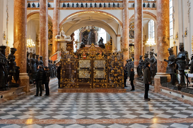 architectural column, building, 1553, church, bronze statues, representation, emperor maximilian, built structure, real people, tiled floor, large group of people