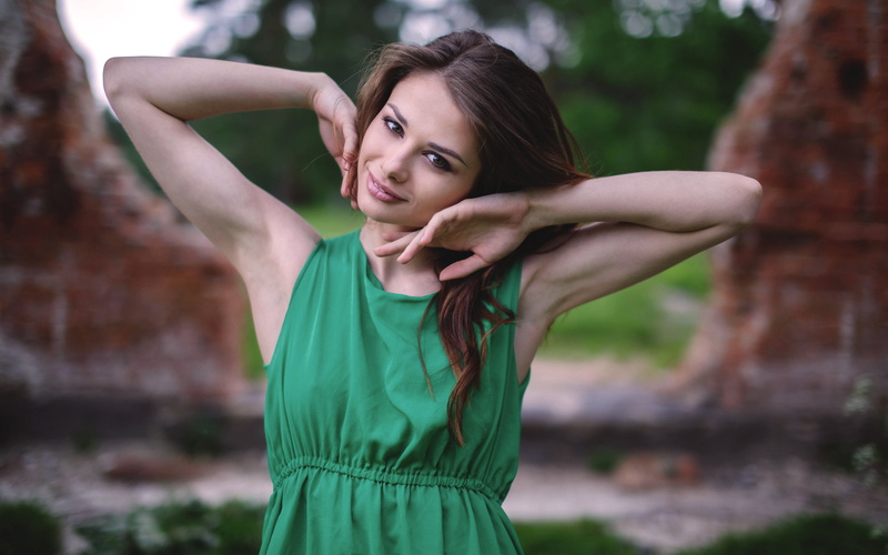 green, long hair, Look, s, looking at camera, Model, portrait, arms raised, dress, Beauty, Smile, human arm, Loretta, standing, lifestyles, Brunette, teenager