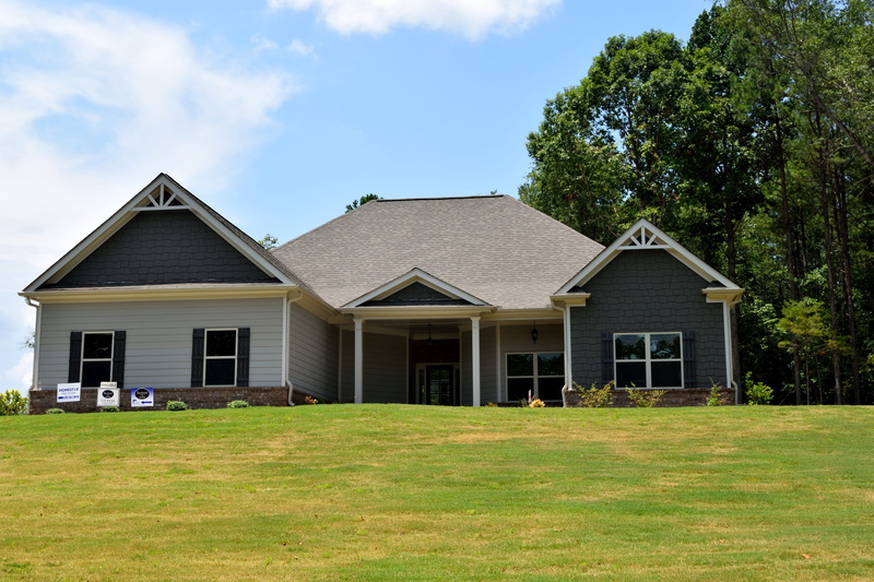 residential, tree, build, frame, realty, development, sky, land, model home, building exterior, home construction, house, no people, neighborhood, industry