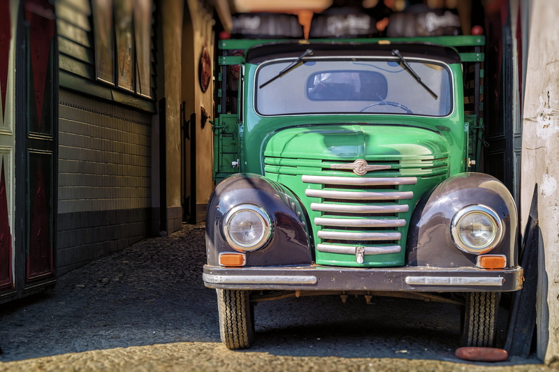 auto, old, supplier, drink, warehouse, no people, outdoors, car, mode of transportation, motor vehicle, 5K, shipment, headlight, transportation, metal