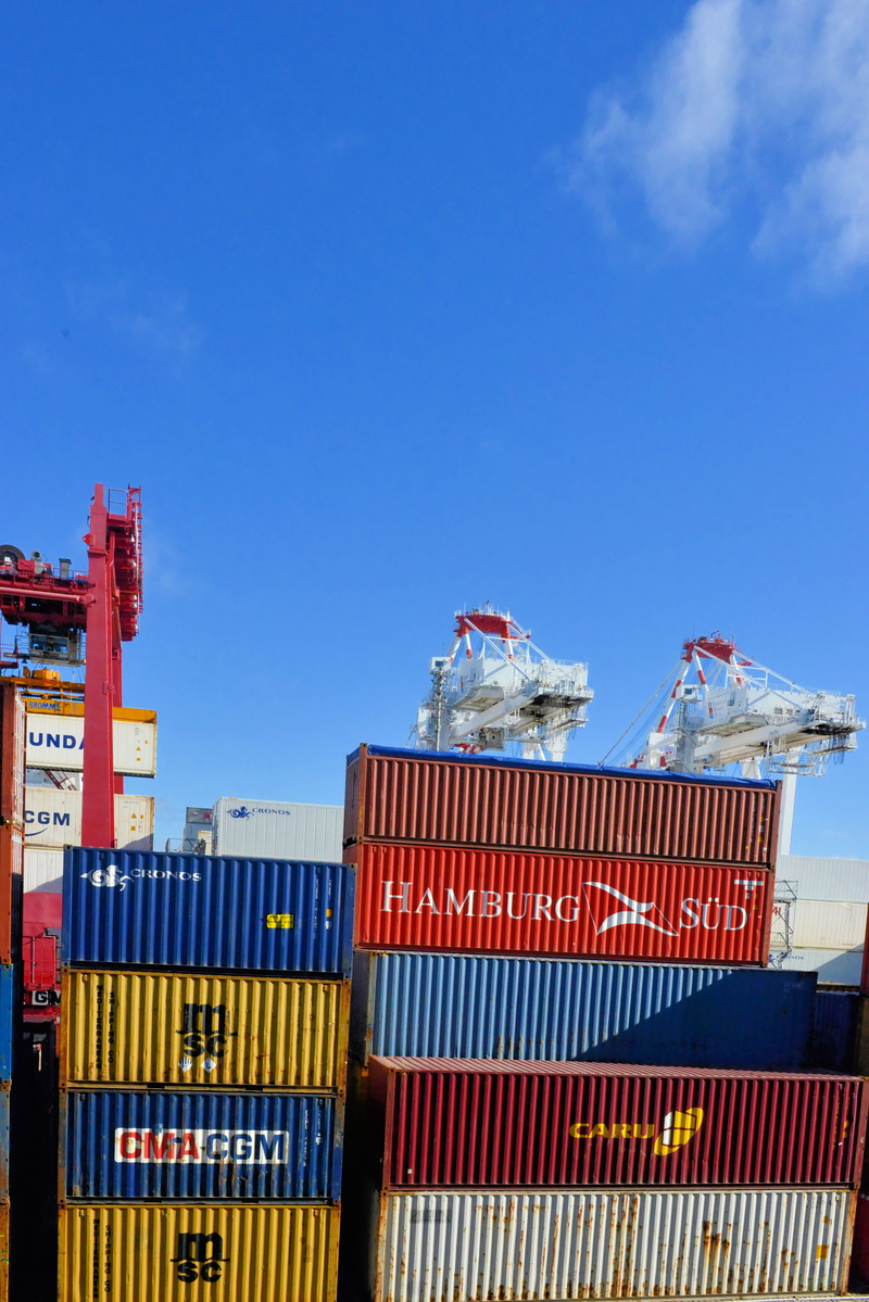 low angle view, 5K, export, shipping, storage, transportation, import, built structure, clear sky, pile, no people, outdoors, container, shipment, pier