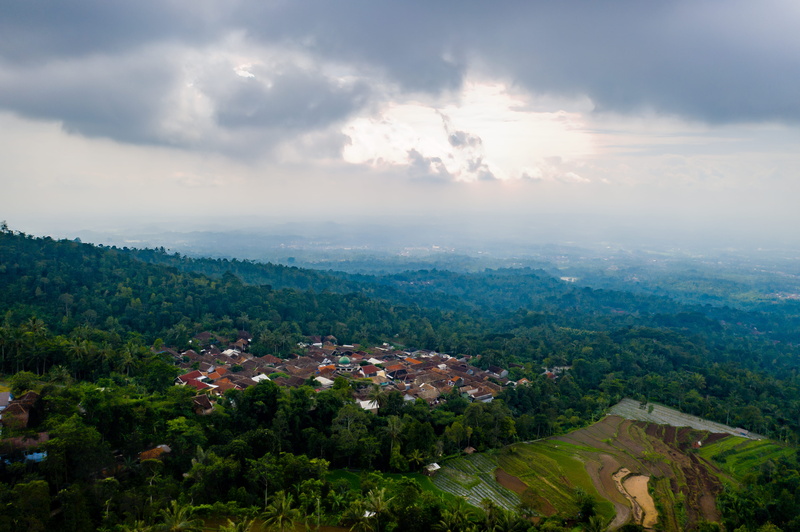 country, scenic, scenery, building, view, town, city, 5K, trees, architecture, grass, tree, daytime, cloud - sky, mountains, growth, aerial, day, clouds