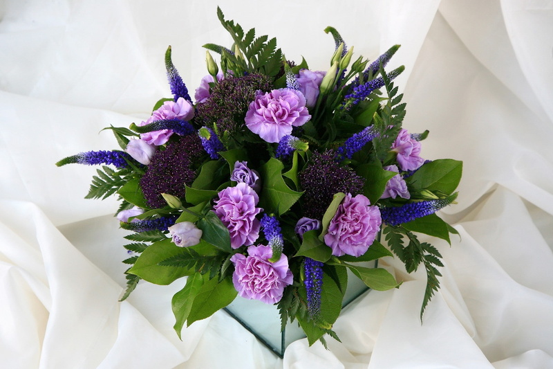 bunch of flowers, flower arrangement, fragility, plant, freshness, bunch, inflorescence, indoors, close-up, petaled, clove, 1080P, beauty in nature, flower head