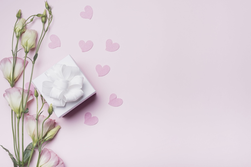 background, pink, 5K, valentine, love, flowers, hearts, eustoma, box, gift