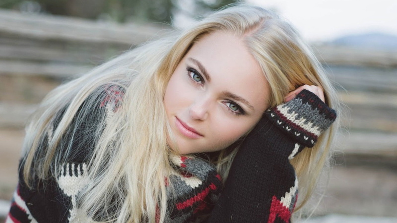 headshot, AnnaSophia Robb, young adult, black, emotion, adult, women, beauty, s, hair, hairstyle, happiness, 1080P, sweater, smiling, blond hair, Anna Sophia Robb