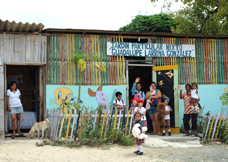 goodbye, lifestyles, standing, males, leisure activity, larriva, built structure, nature, poor, men, particular, Ecuador, Children, waving, ecuador, outside