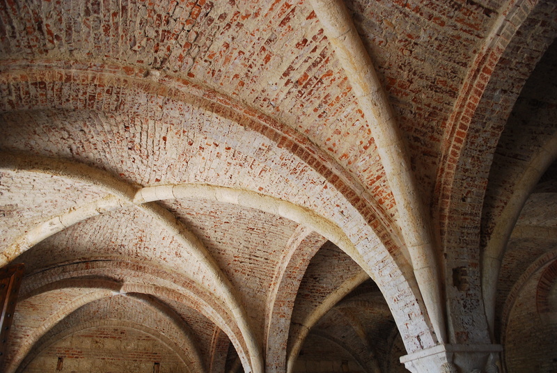 built structure, tuscany, ancient, friars, ceiling, archi, indoors, architecture and art, the past, knights, knight, tourist place, day, church, arch, collapsed