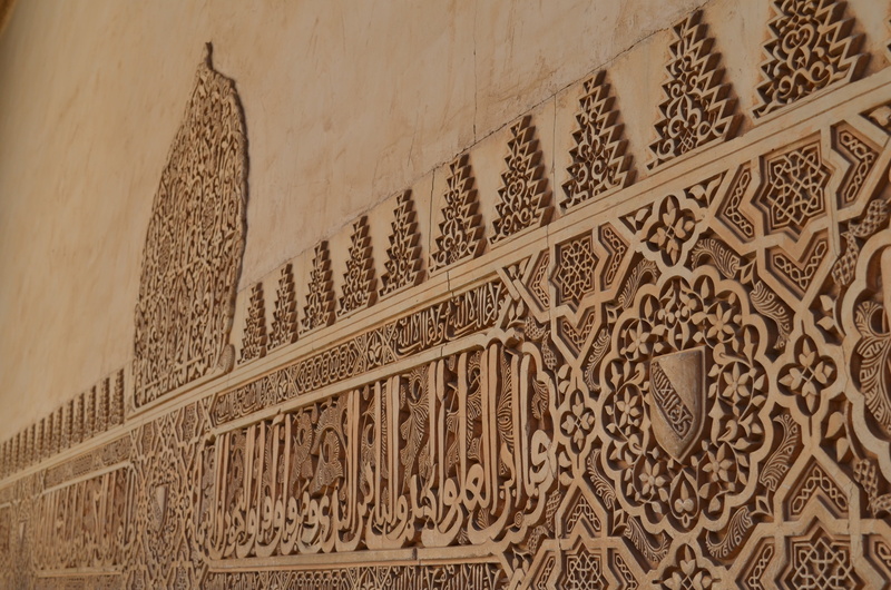 no people, details, ceiling, art and craft, floral pattern, wall - building feature, indoors, history, low angle view, craft, built structure, perspective