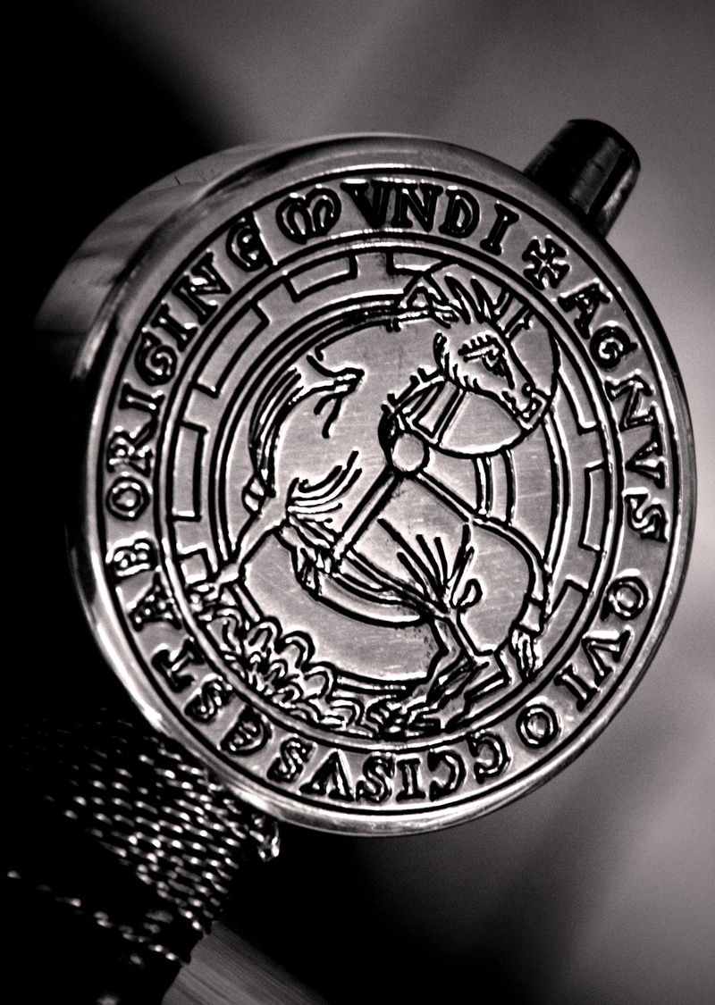 old-fashioned, metal, representation, wealth, finance, currency, communication, Palio, close-up, studio shot, circle, Sword, text, ancient, black background