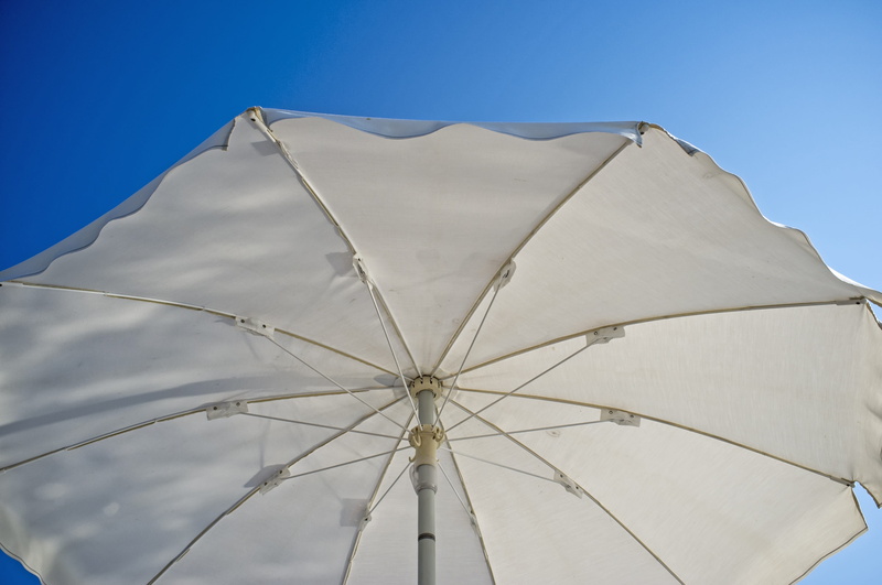 beach, 4K, white, white color, security, particular, architecture, blue, sea, metal, close-up, sunshade, beach umbrella, sky, tan, protection, nature