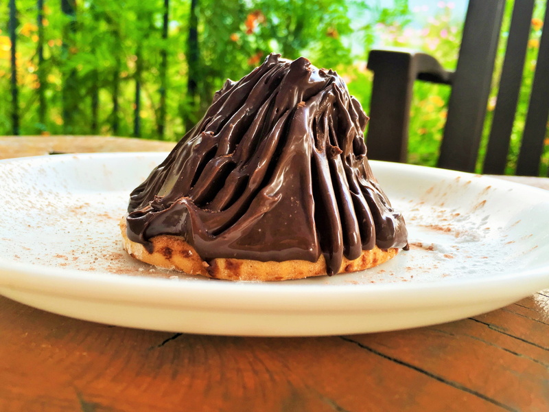 koklate, fresh, delicious, photography, close-up, cookie and chocolate mousse, mango traveler, focus on foreground, table, cake, still life, sweet, healthy