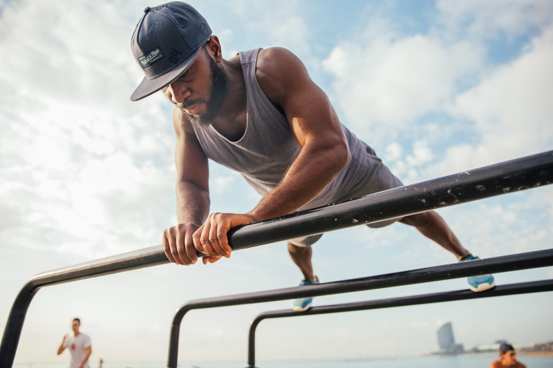 bars, African, clothing, healthy living, muscular, activity, selective focus, beach, active lifestyle, healthy, effort, push, determination, three quarter length