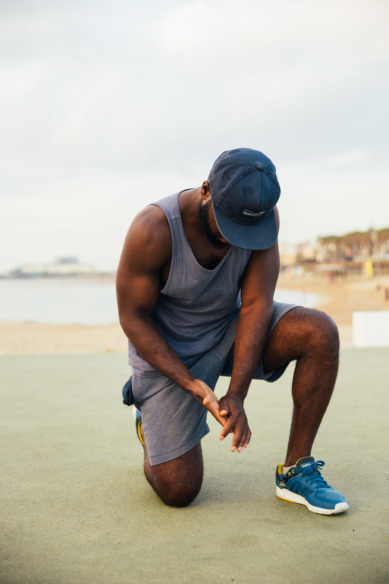 health club, One Person, Urban Setting, casuals, training, exercising, person, young, workout, sitting, land, day, sports training, lifestyle, active lifestyle