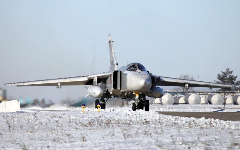 1080P, travel, cold temperature, nature, outdoors, clear sky, transportation, winter, stationary, airplane, airport, aircraft, war, gray, copy space, no people