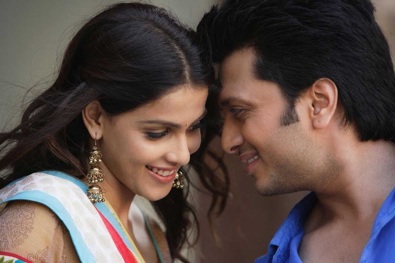women, adult, hairstyle, smiling, collar, Bollywood Movies, s, 2012, togetherness, heterosexual couple, headshot, young women, naal, portrait, Movies, emotion