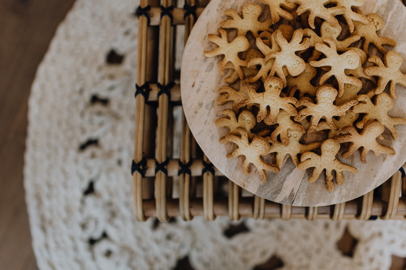 food, octopus, celebration, sweet, large group of objects, abundance, wood - material, close-up, baked, still life, cookies, gingerbread, shape, delicious