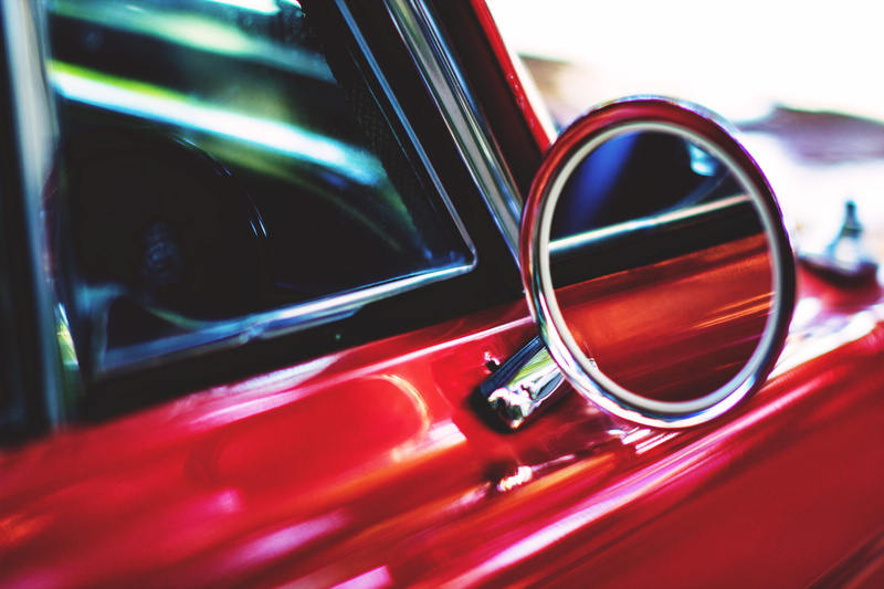antique, vehicle part, red, mirror, shiny, selective focus, wing, vintage Car, old, glass - material, motor vehicle, reflection, shot, steering wheel, luxury