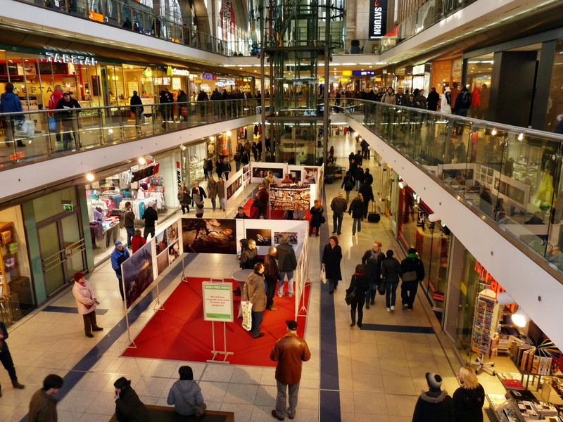 group of people, architecture, shopping, large group of people, walking, crowd, 720P, retail, shopping mall, lifestyles, men, persons, buying, daytime