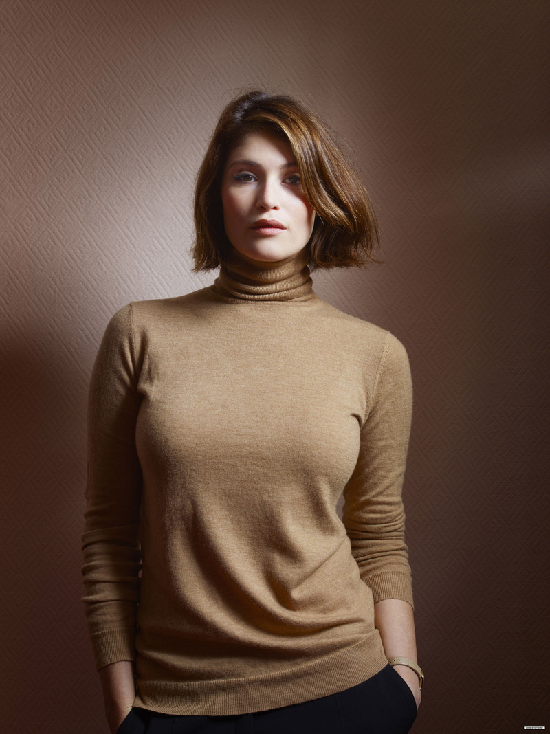 Gemma Arterton, actress, short hair, women, 2K, simple background