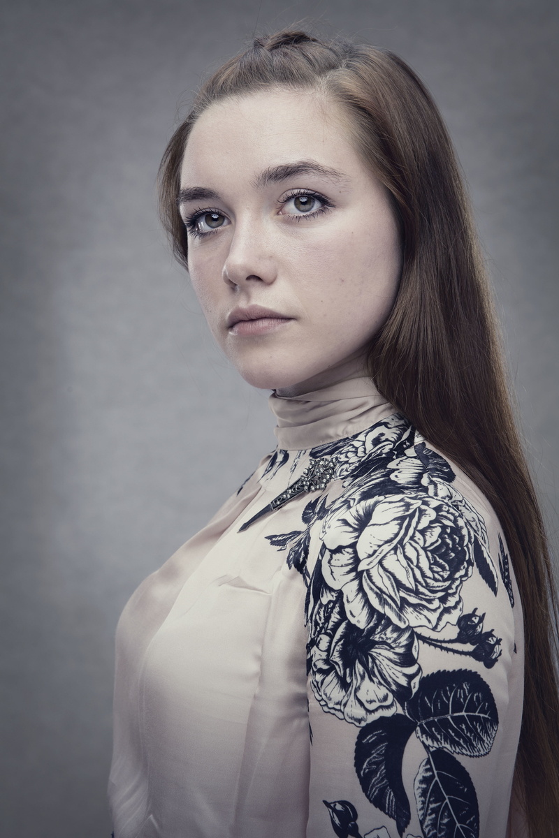 women, long hair, green eyes, 4K, brunette, Florence Pugh, actress, simple background