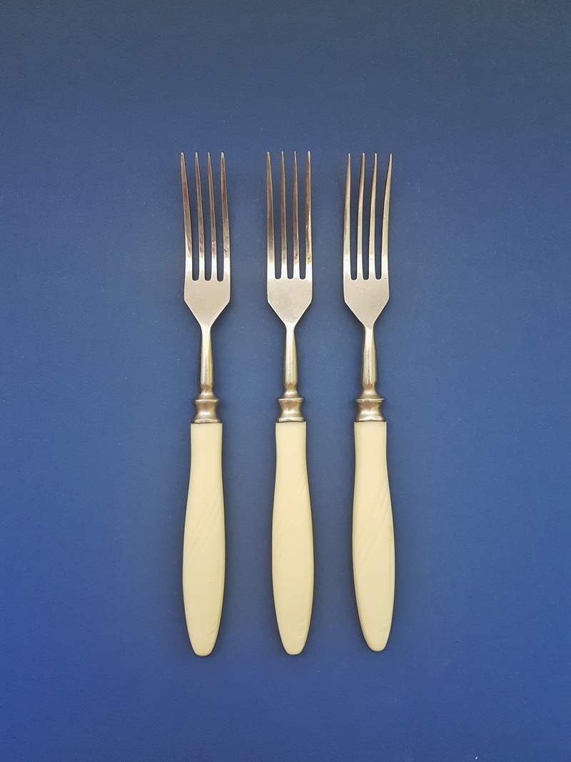 background, canteen, kitchen utensil, grunge, blue background, silver, arrangement, steel, macro, cut out, village, red, studio shot, variation, vintage