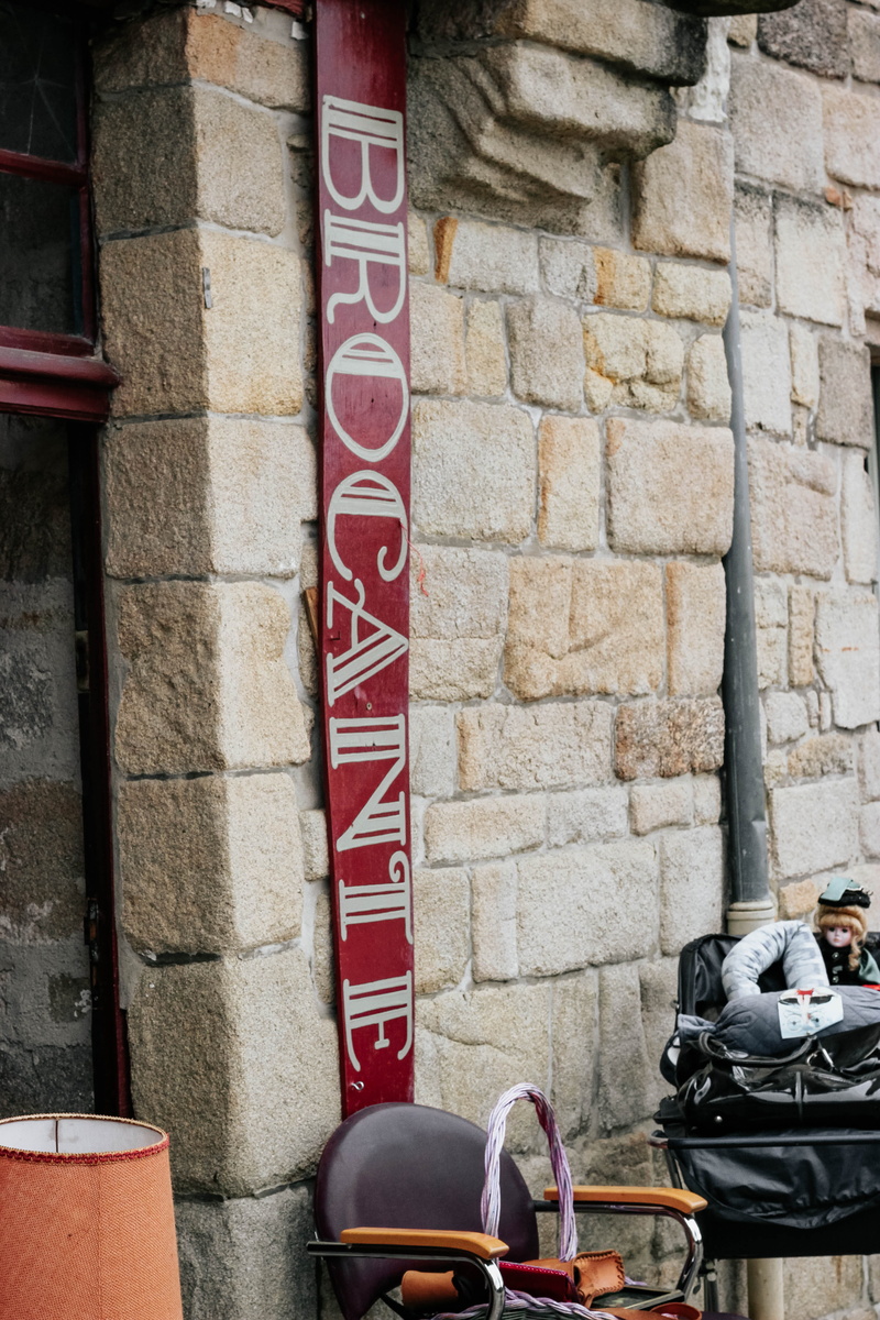 vespa, wall - building feature, brick wall, motor scooter, day, 5K, real people, building exterior, brick, transportation, people, sitting, chair, person