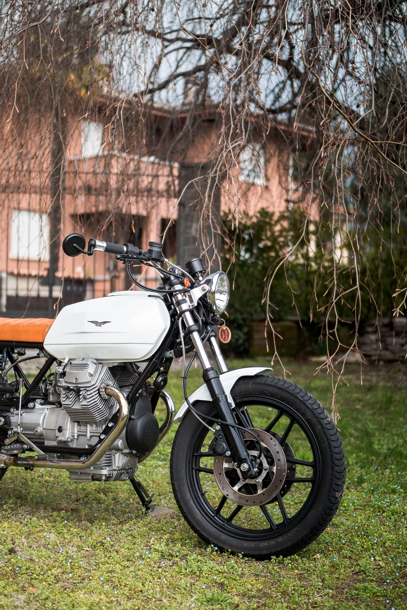 field, vintage, land vehicle, tire, albavilla, mode of transportation, no people, transportation, vespa, bare tree, white, house, outdoors, day, moto, transport