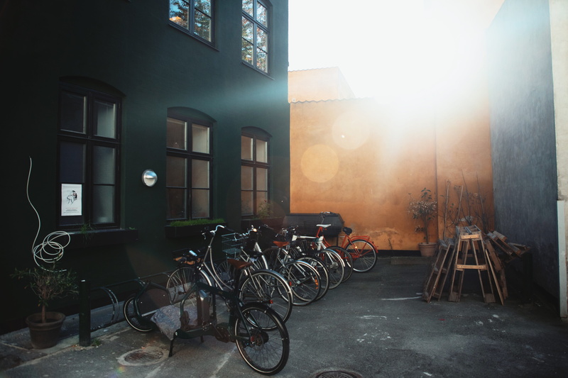vehicle, no people, motor scooter, residential district, transportation, københavn, bicycle, motorcycle, apartment, housing, nørrebrogade, street, moped