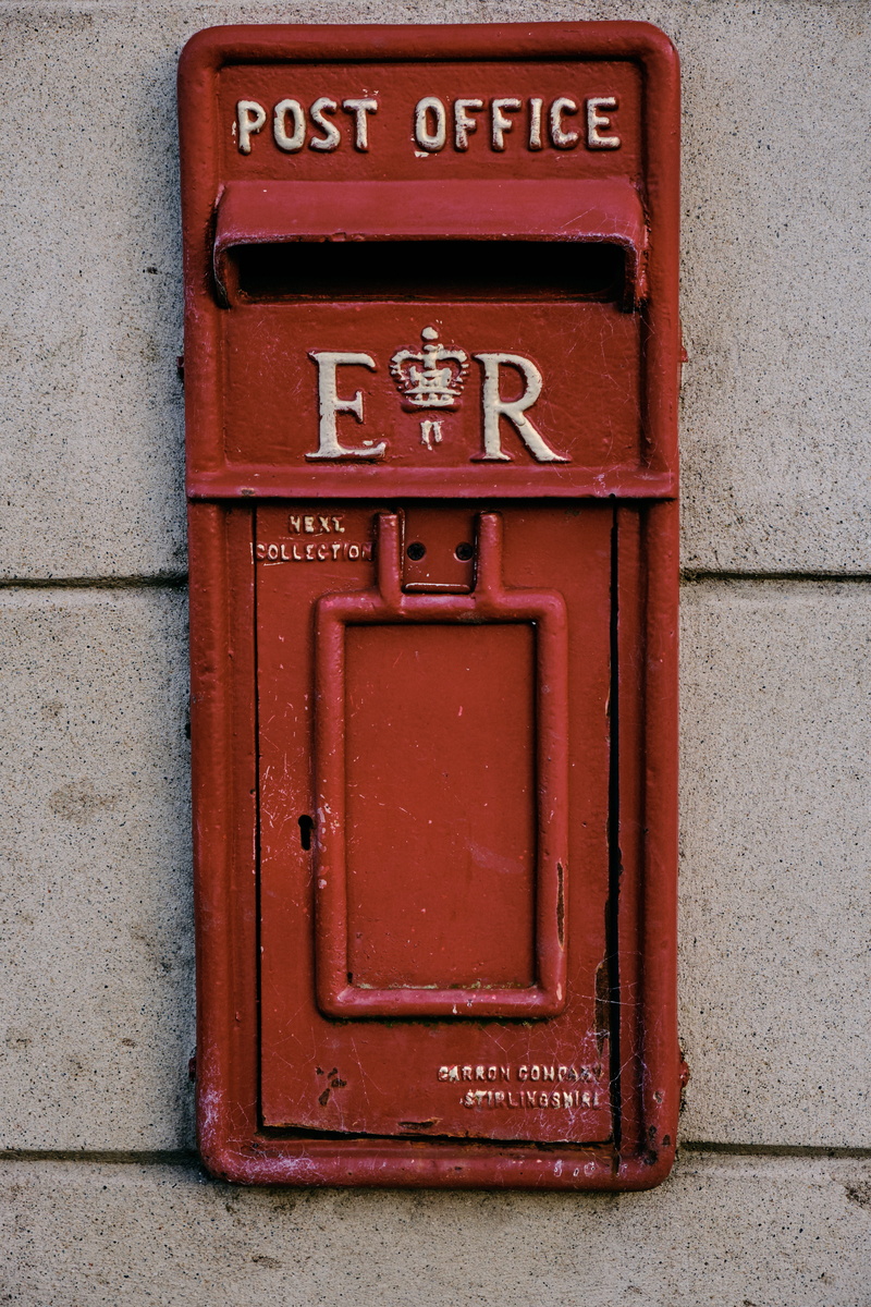 rubble, private mailbox, wall - building feature, postbox, public mailbox, alloy wheel, brick, rust, container, 5K, correspondence, postal office, spoke